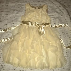 Beautiful Cream/Gold Dress